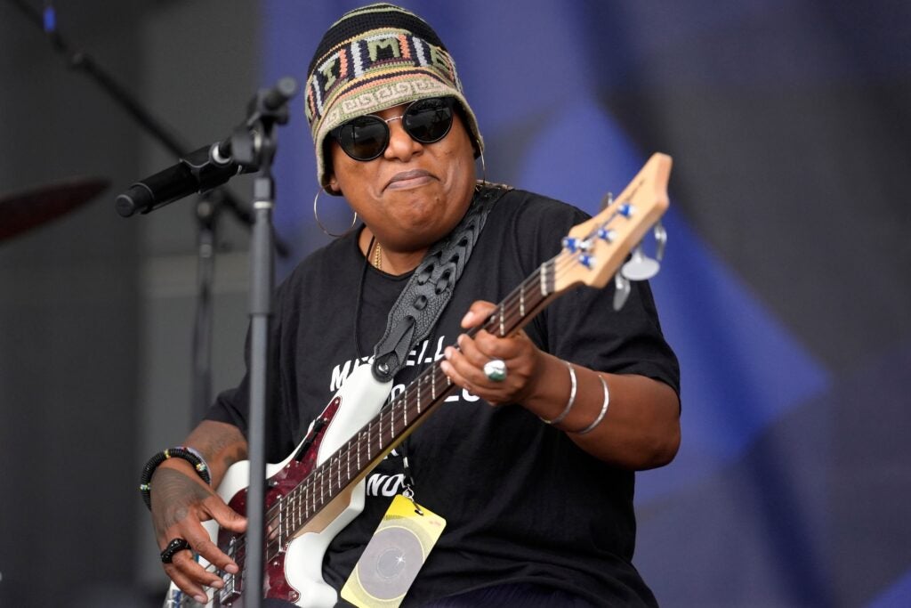 Meshell Ndegeocello performing